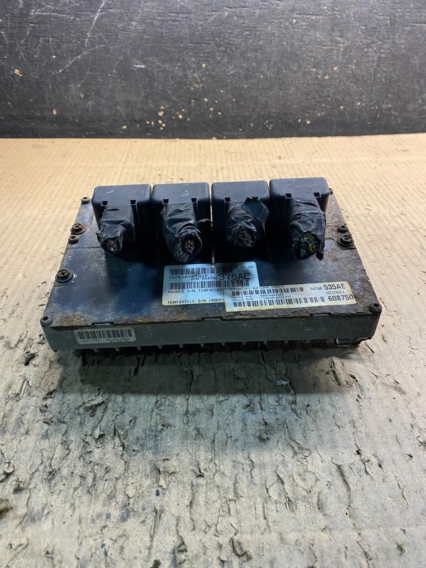 2005 Dodge Caravan Town & Country 3.3L Engine Computer P04748535AE Y1183 DG