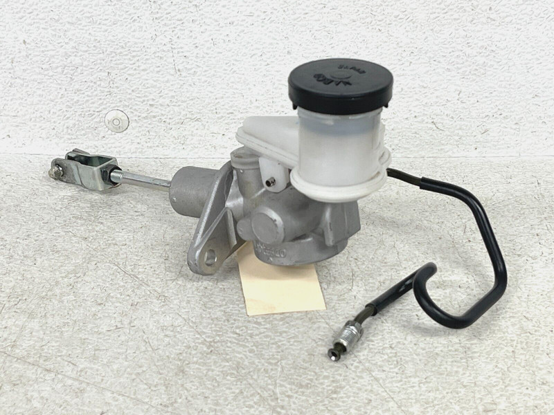 ⭐2022-2023 TOYOTA GR86 RESERVOIR TANK BOTTLE W/ MASTER CYLINDER OEM LOT2416