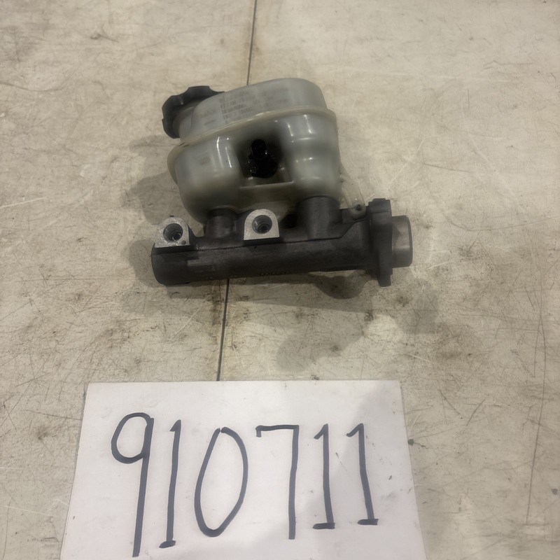 2006 - 2008 Buick Lucerne Cadillac Dts Master Cylinder Power Brake 18016548