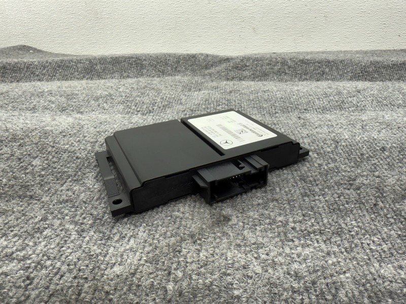 MERCEDES W212 E63 10-16 OEM BLIND SPOT DISTANCE CRUISE RADAR COMPUTER MODULE