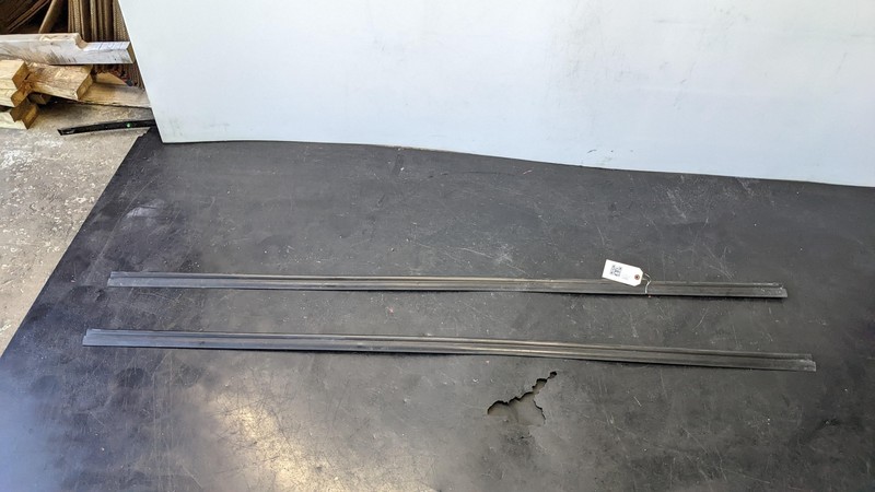 Right & Left Side Body Lower Weatherstrip 2020 Nissan Murano 80838-5AA1B 18 - 22