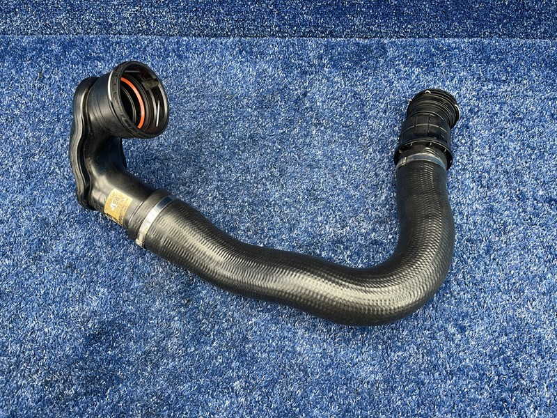 2016-2019 BUICK CASCADA AIR INLET TURBOCHARGER INTERCOOLER HOSE 13470307 OEM