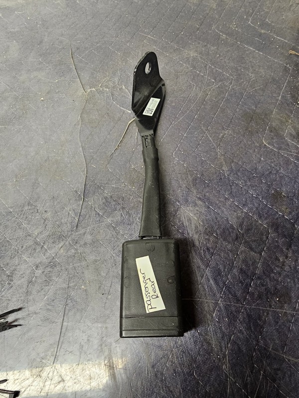 CHEVROLET COLORADO REAR RIGHT SIDE SEAT BELT SEATBELT BUCKLE OEM 2015 - 2022💎