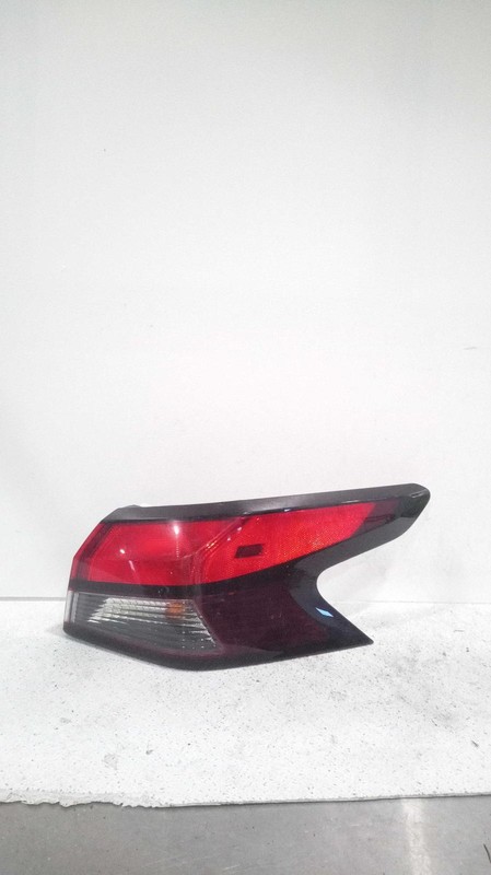 2020 Nissan Versa RH Silver Tail Light Assembly OEM 690957 48K Miles