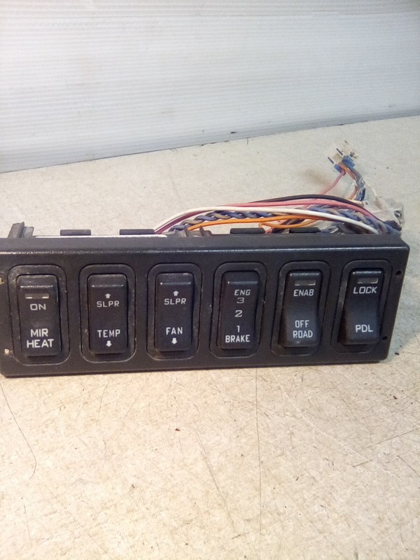 International 32237 3549776C4 Dash Console Switch