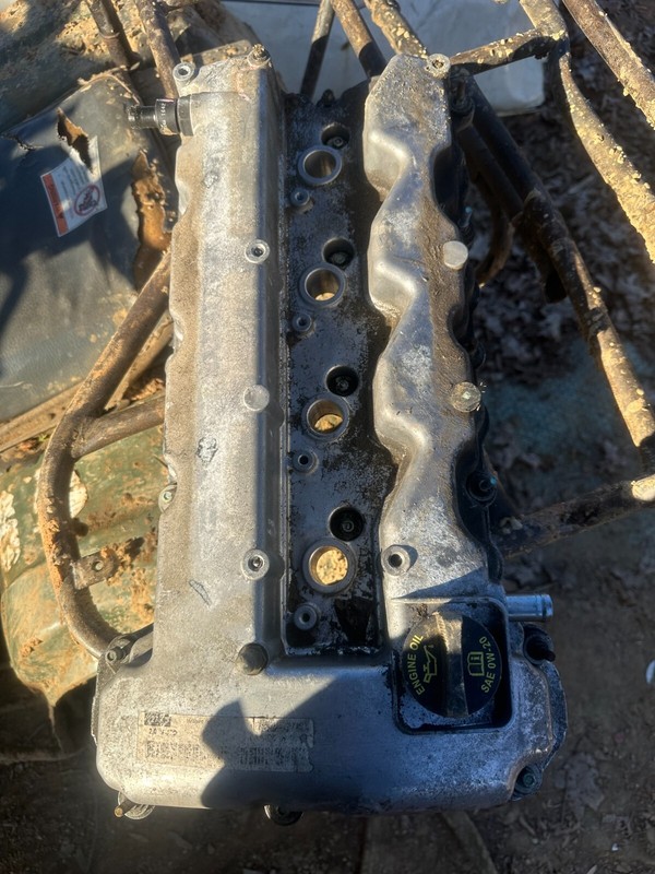 13-15 DODGE DART OEM 2.0 ENGINE VALVE COVER