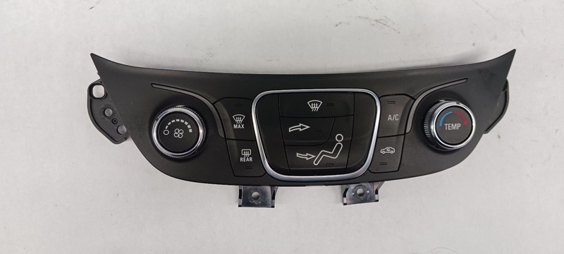 19-'23 CHEVROLET EQUINOX Heat AC Controller control panel OEM