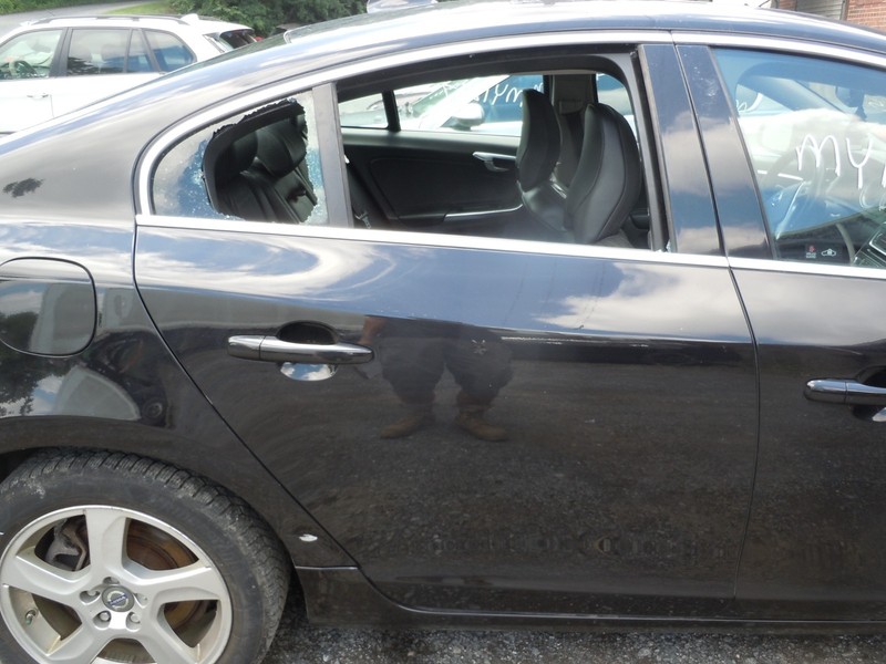 2011-2018 Volvo S60 Rear Door Assembly W/O Glass Driver Left LH OEM 487