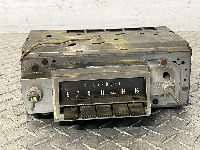 Vintage Classic Chevrolet Delco Radio Untested
