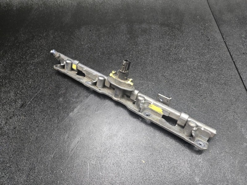 Lower Fuel Rail 2021 Toyota RAV4 23814-25010 2019 2020 2022 2023 2024 2025