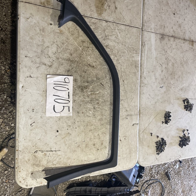 1995 - 2000 LEXUS LS400 LEFT REAR DOOR WINDOW DOORTRIM