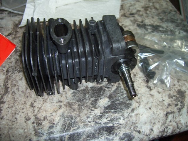 JONSERED cs2238 year 2018 piston and cylinderchainsaw partbin 532