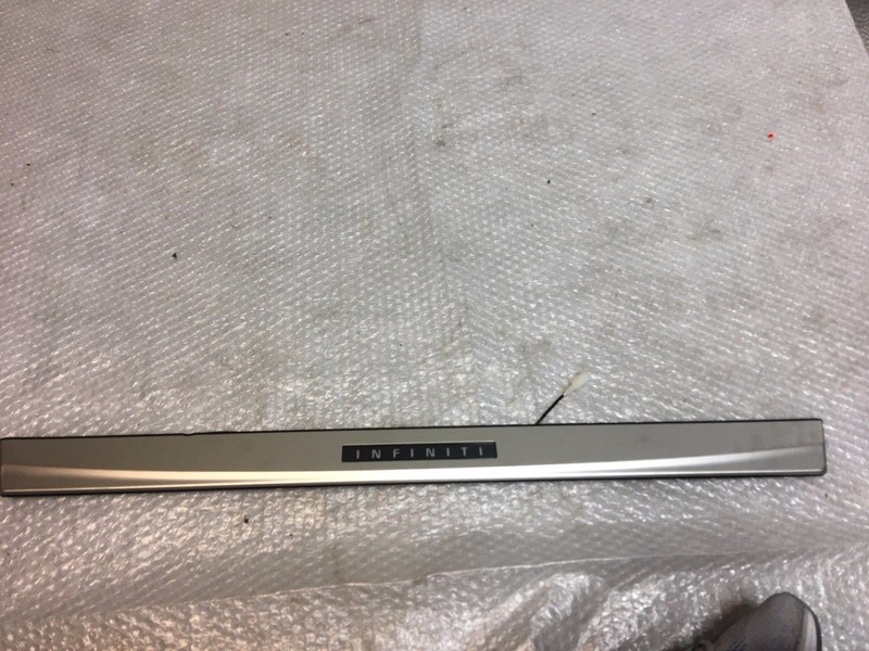 INFINITI G37 FRONT RIGHT SILL STEP PLATE TRIM 13 #2
