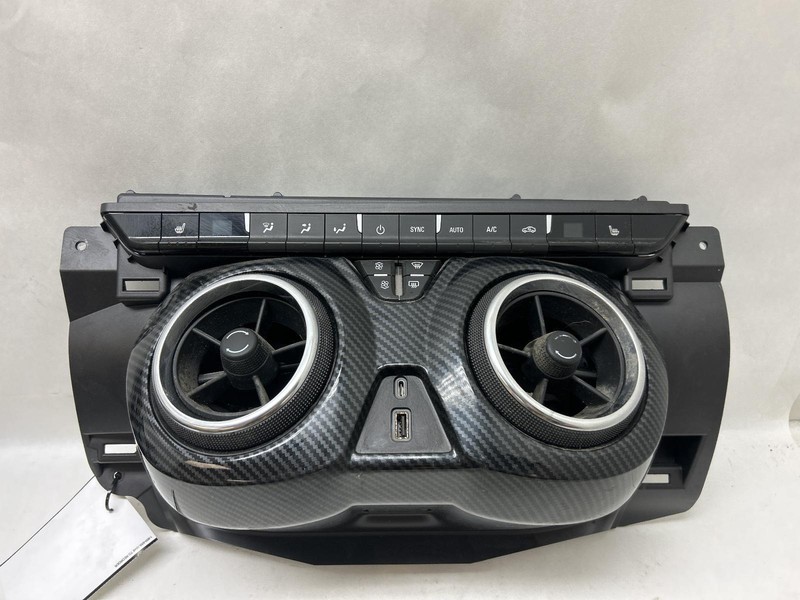 2019 CHEVROLET BLAZER Heat AC Controller 84563761 OEM 19