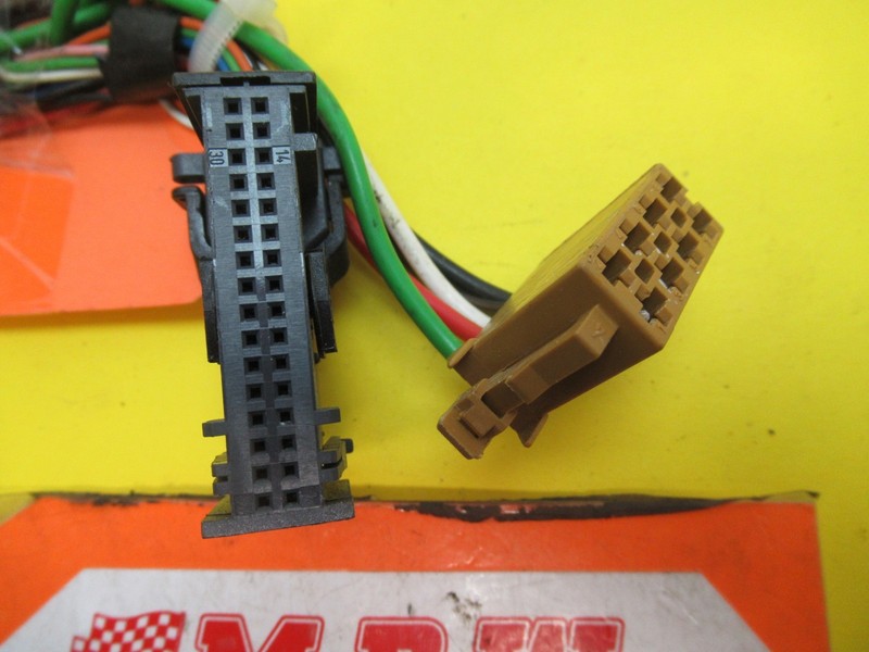 WINDOW SWITCH WIRE PLUG CONNECTOR LEFT DRIVER SIDE DOOR PANEL CAR SAAB 9-3 04-11
