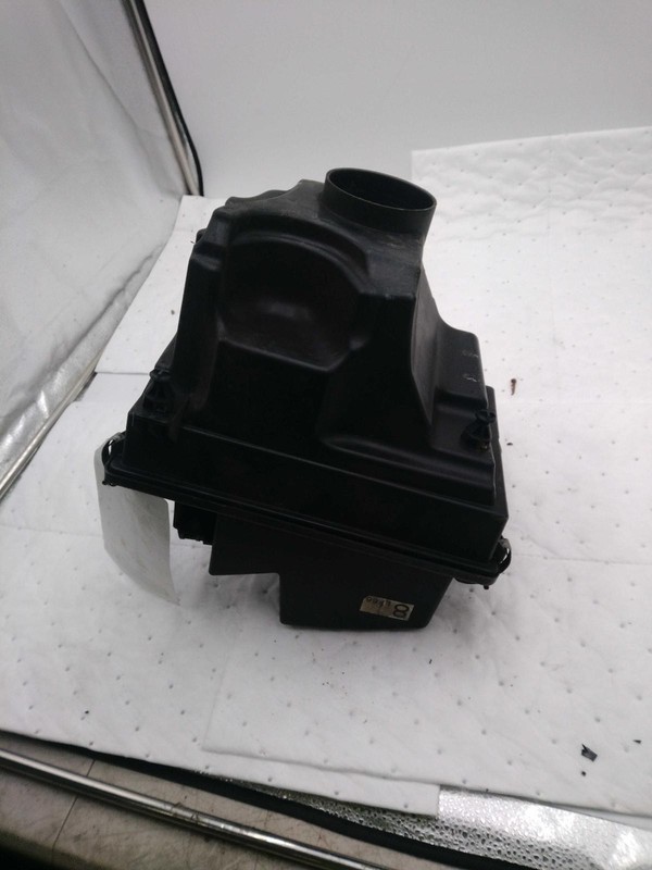 2007 MAZDA 5 Air Cleaner Assembly OEM LF5013320B, LF5013320D, 180K Miles
