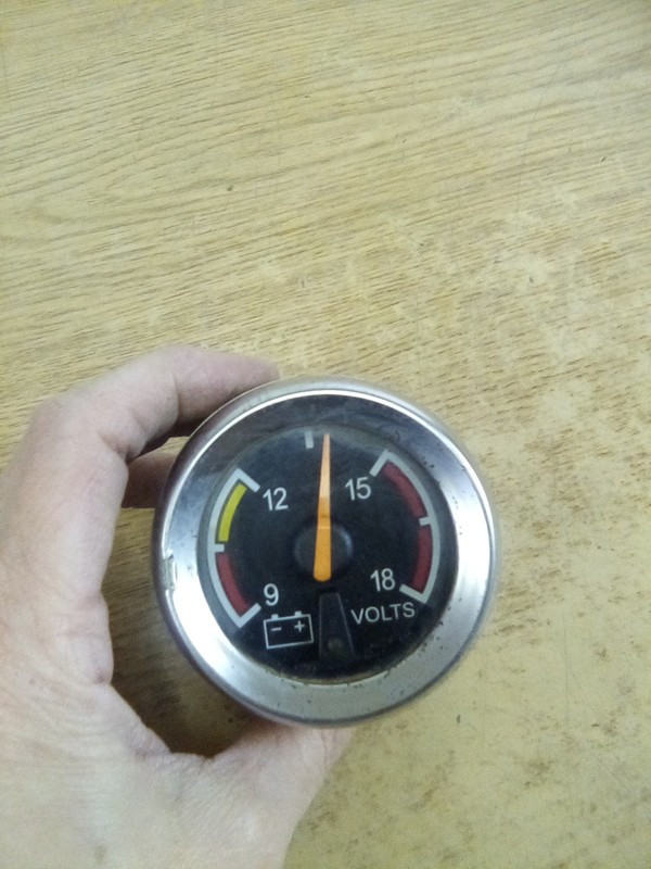 Peterbilt 17-05065-013E Volt Gauge