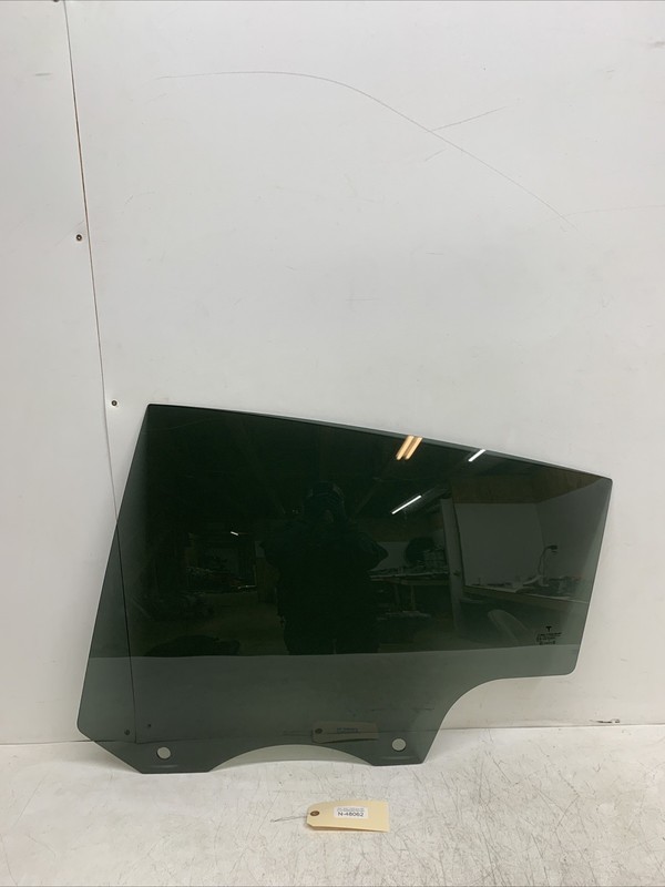 2020-2023 TESLA MODEL Y DOOR GLASS LEFT REAR OEM 43R-004553 48062 S1
