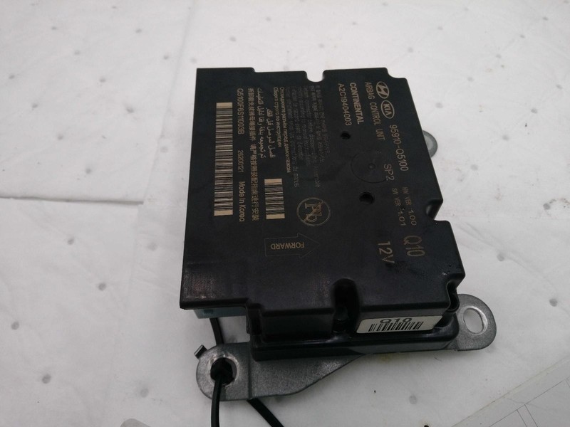 Used Air Bag Module fits: 2021 Kia Seltos Air Bag under center console Grade A