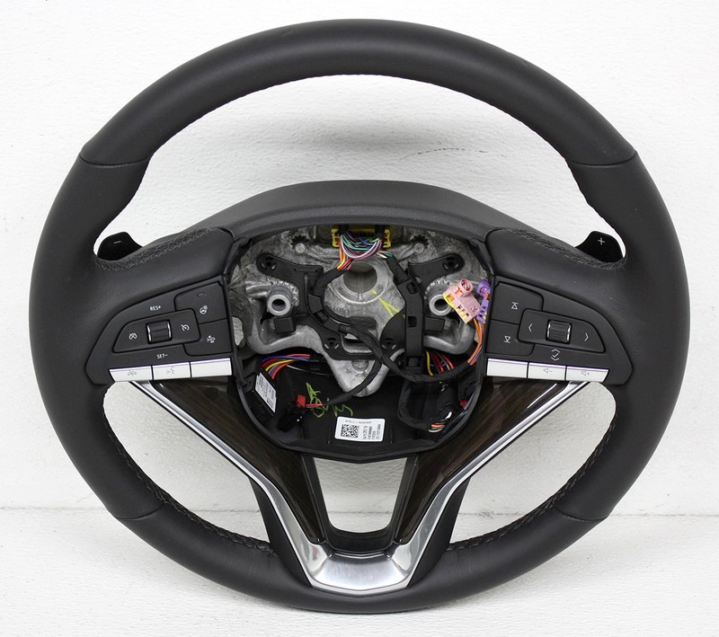 84753519 OEM Jet Black Leather Steering Wheel For Cadillac XT6, Minor Marks