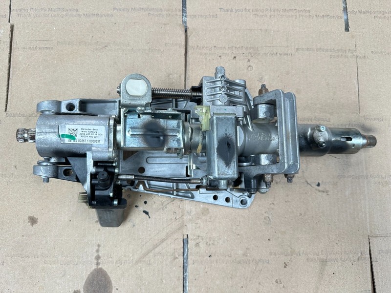 08-15 Mercedes-Benz W204 RWD STEERING COLUMN OEM A2044602016