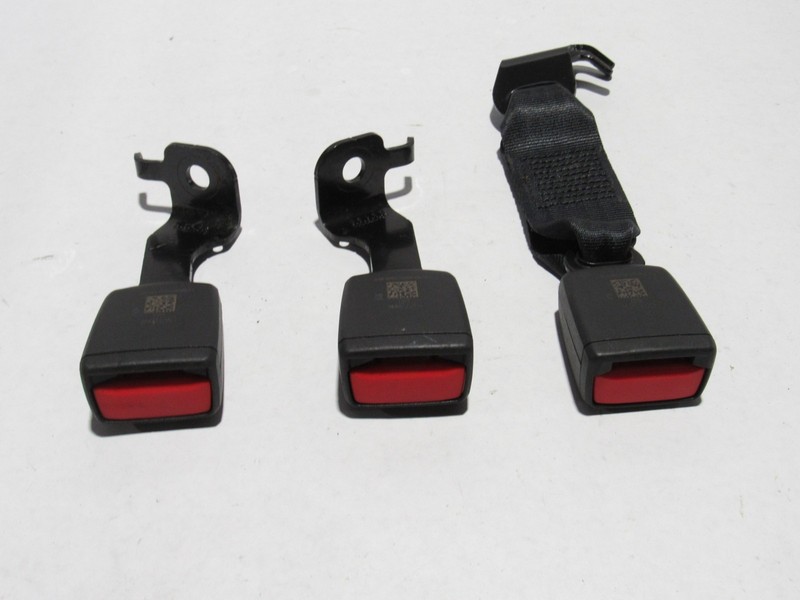 Maserati Levante 2017 Rear Right Left Seat Belt Buckle Set 3 PCS 16-24 *