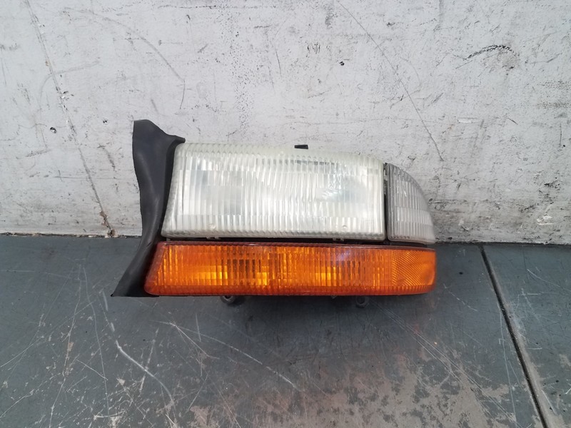 2001 Dodge Dakota R/T Xcab Left Head Light Assembly #3949 LL7