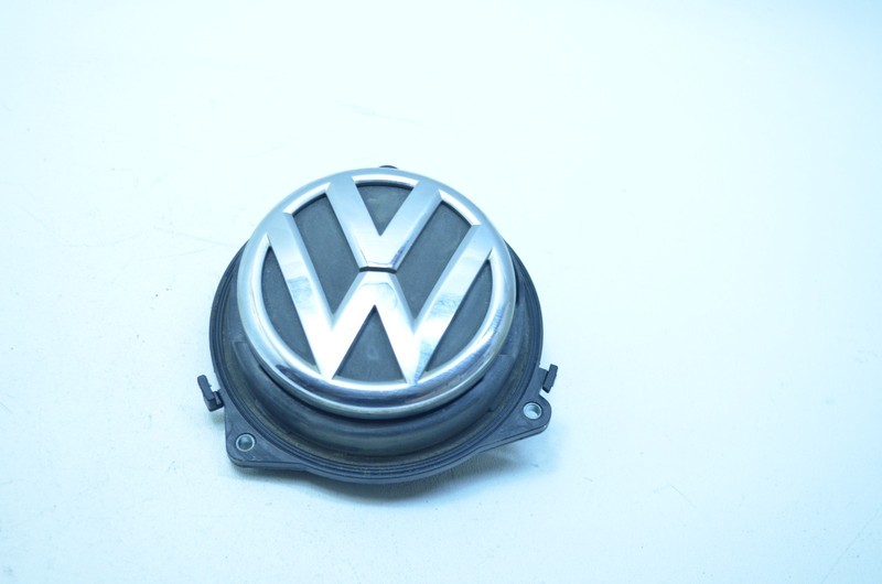 10-14 VOLKSWAGEN GOLF REAR TRUNK HATCH LOCK HANDLE EMBLEM OEM