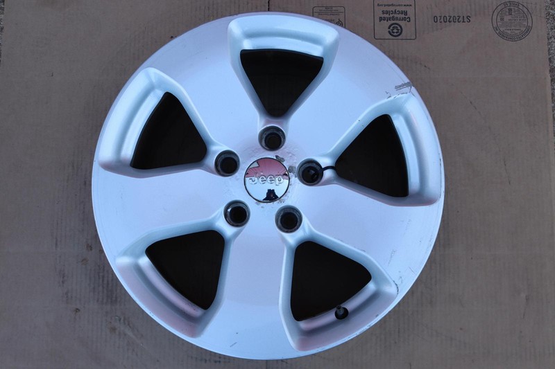 2011-2013 JEEP GRAND CHEROKEE ROAD WHEEL RIM R18 18X8 ET56.4 5 SPOKE SILVER OEM
