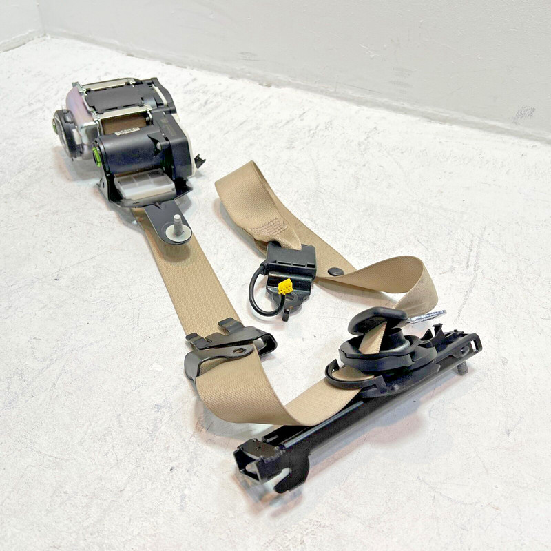 2013-2016 MERCEDES E350 FRONT RIGHT PASSENGER SEAT BELT SEATBELT RETRACTOR OEM