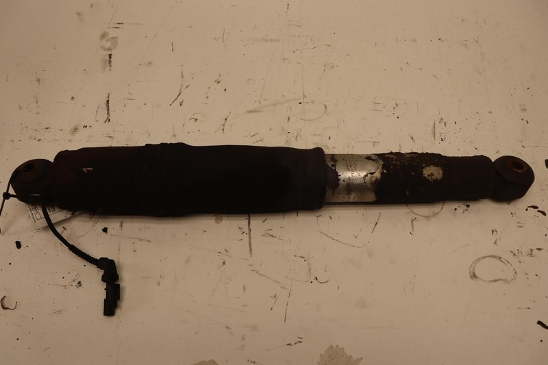 2015-2020 CHEVY TAHOE REAR RIGHT SIDE AIR SUSPENSION SHOCK STRUT ABSORBER OEM