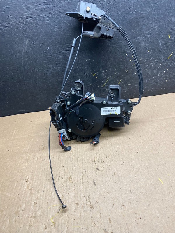 2011 to 2014 Kia Sedona Left Rear Side Sliding Door Power Motor OEM T4794 PS