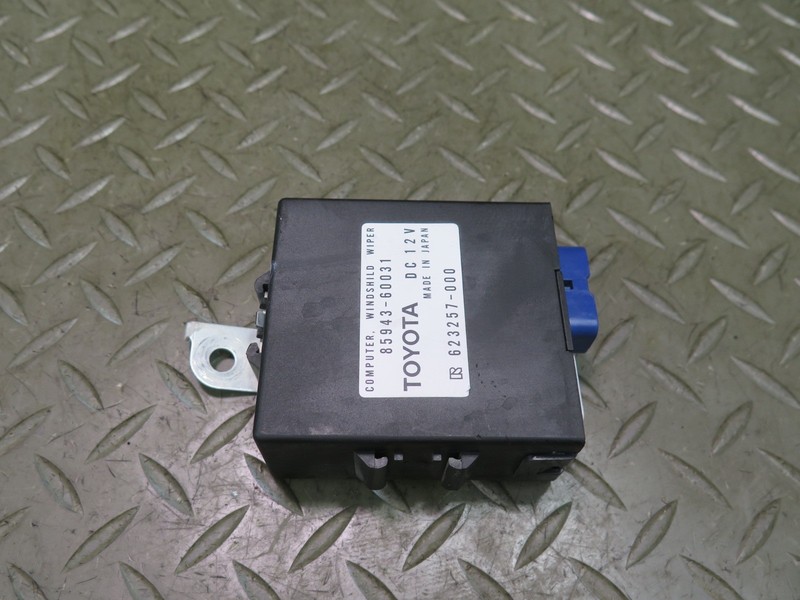 2003-2007 LEXUS UZJ100L LX470 WINDSHIELD WIPER CONTROL MODULE 85943-60031