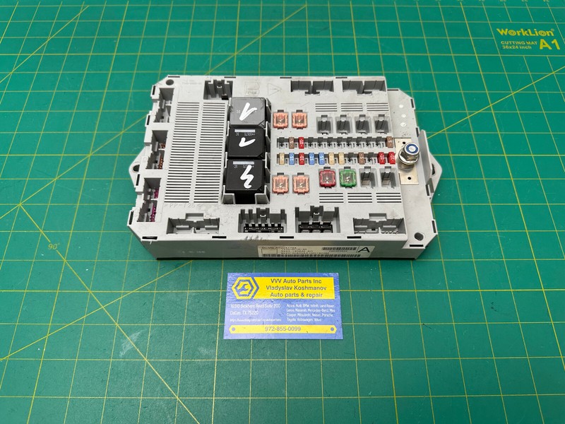10-11 JAGUAR XF X250 REAR TRUNK RELAY FUSE BOX OEM