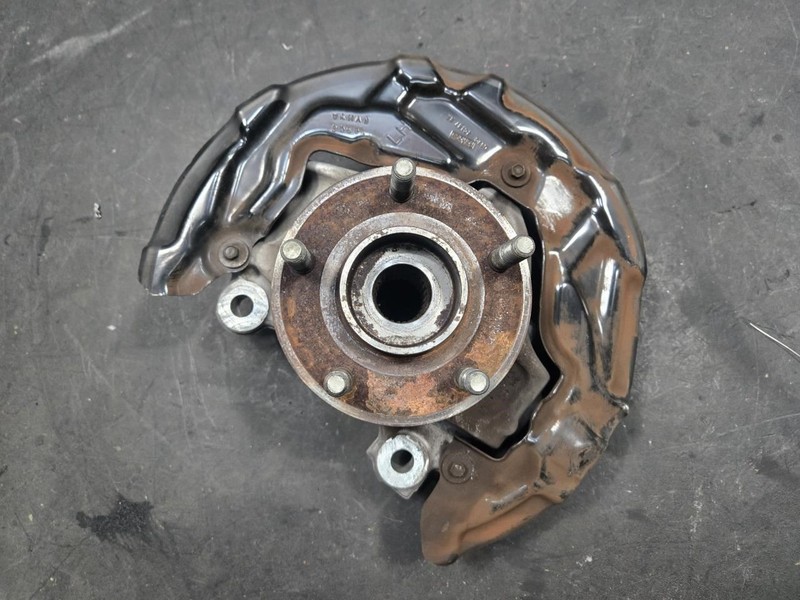 Front Left Suspension Knuckle w/ Hub FWD 2018 Ford Fusion 2013 2014 2015 - 2020
