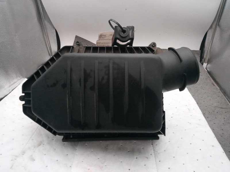2021 Chrysler 300 Air Cleaner Assembly OEM 68413350AA Used 105K Miles Black