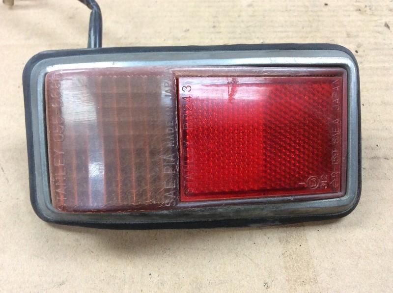 76 1976 Civic CVCC (1500) 3DRRight Side Turn Signal Light Used OEM