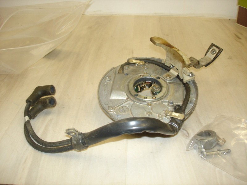 1986 Evinrude 4hp model e4brhcde stator coil assembly boat motor part