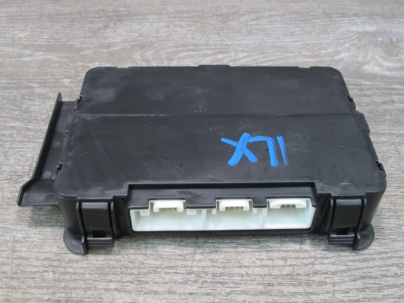 1999-2002 LEXUS J100 LX470 CONTROLLER JUNCTION INSTRUMENT PANEL MODULE