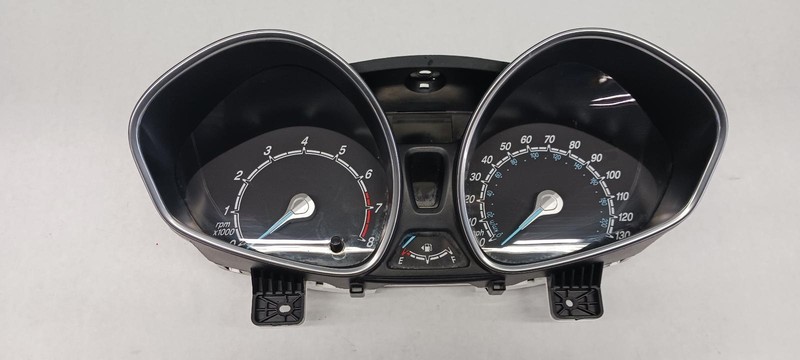2019 FORD FIESTA Speedometer cluster D2BT10849GAV 38k miles OEM 17 18 19