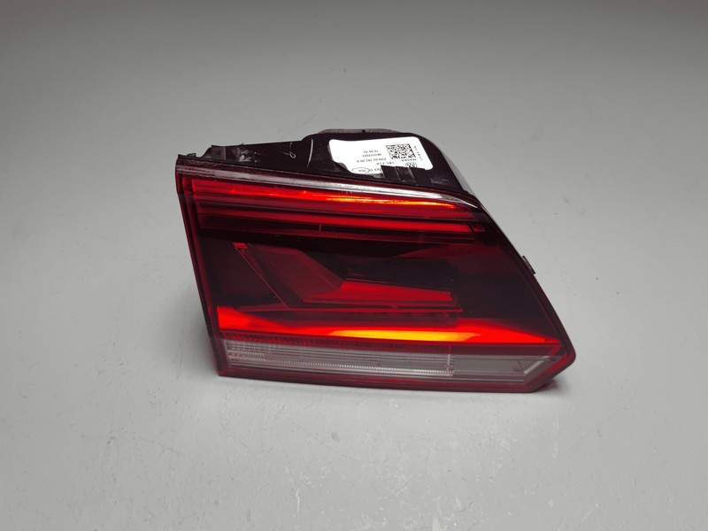 2021-2023 VOLKSWAGEN ATLAS REAR DRIVER SIDE INNER TAILLIGHT TAIL LIGHT LAMP OEM
