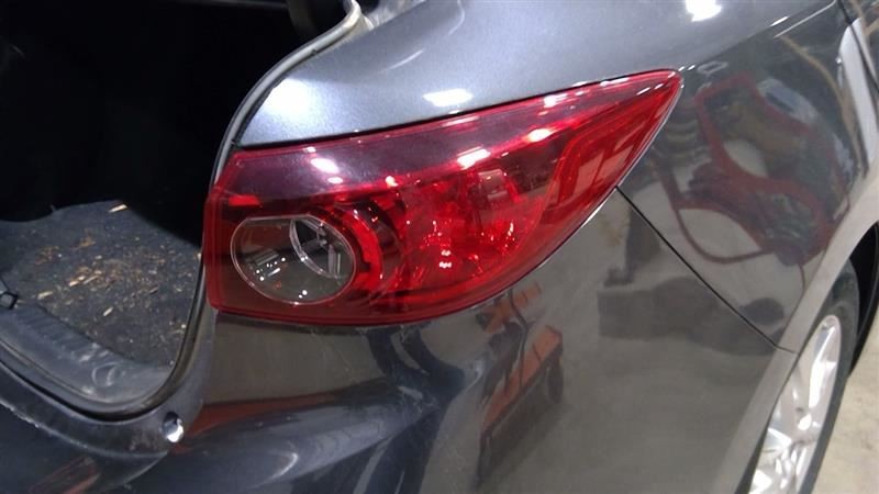 Passenger Tail Light Sedan Quarter Panel Mounted Fits 14-18 MAZDA 3 2970052