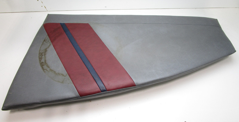 1986 Bayliner 21' Bow Rider Boat Front STBD Right Bow Seat Cushion 52" x 29"