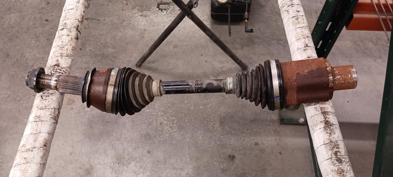 19-'20 BUICK ENVISION Right passenger front Axle Shaft 2.5L AWD 42k miles OEM