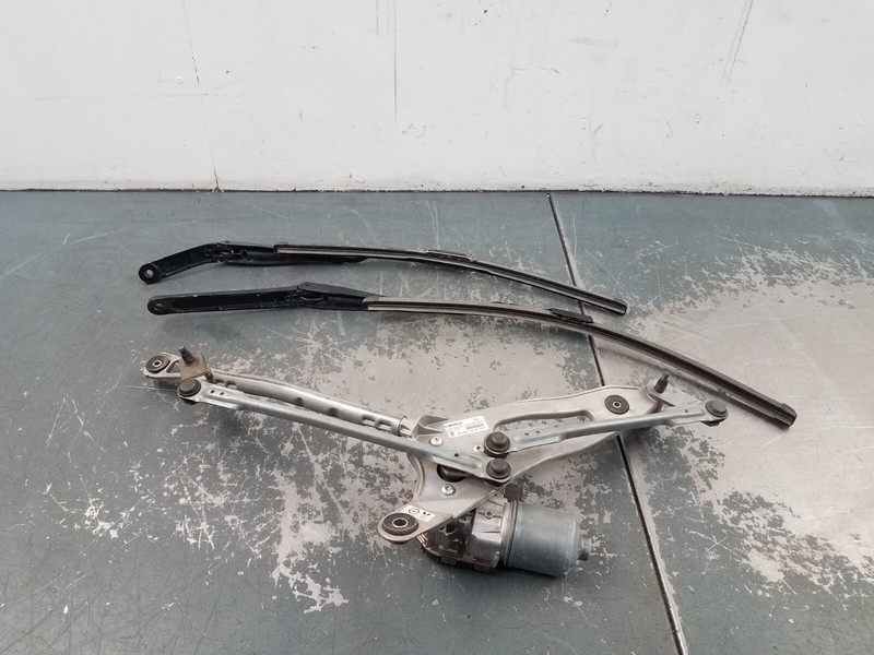 2022 Porsche Cayman GTS Windshield Wiper Motor / Arms #8065 i6