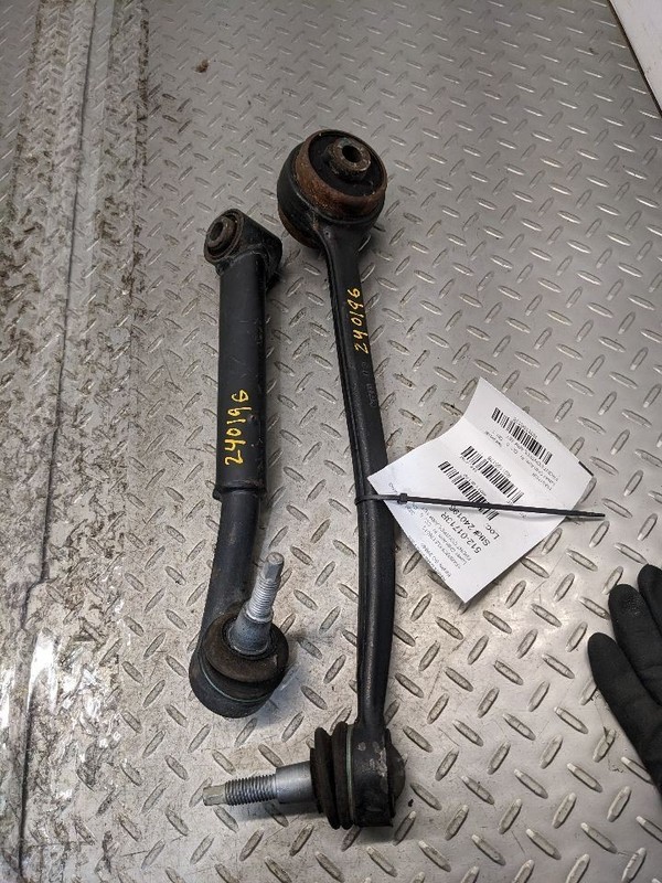 Passenger Lower Control Arm Set Ecoboost Front Fits 15-23 MUSTANG 1195176