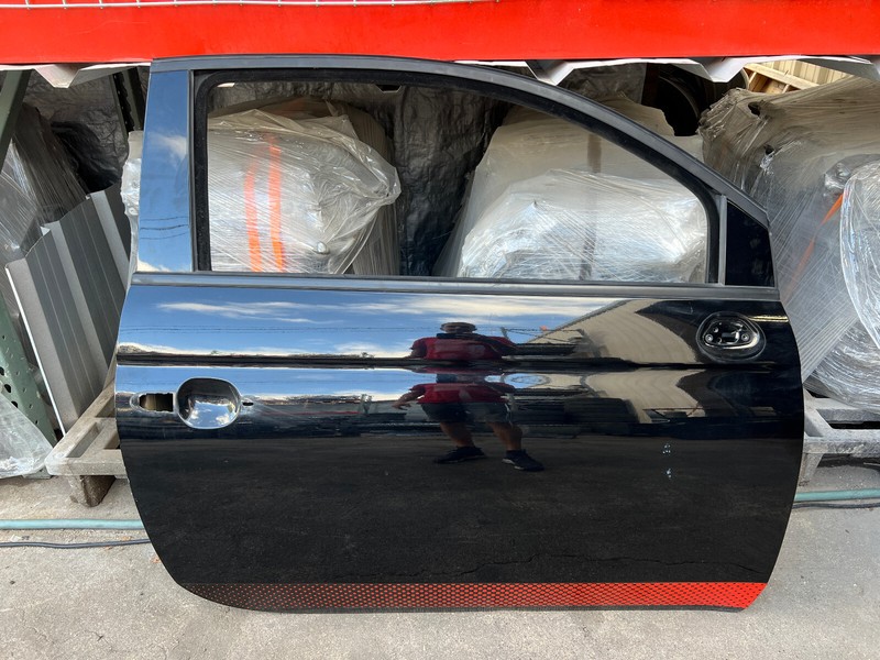 13-17 FIAT 500 FRONT RIGHT PASSENGER SIDE DOOR SHELL Black OEM