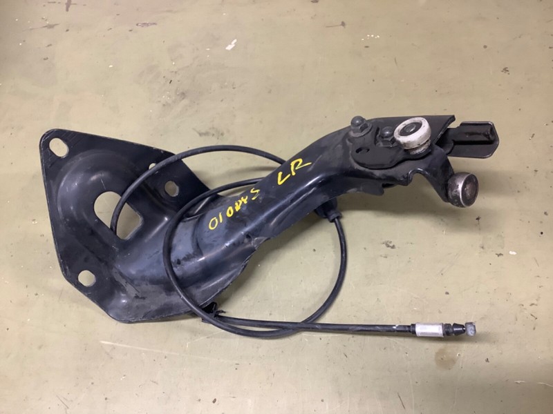 99-04 Odyssey Left Sliding door lower Roller assy with cable Used OEM