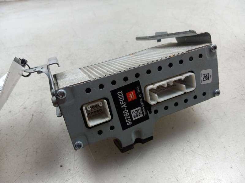01-04 TOYOTA SEQUOIA LIMITED 4.7L RWD AT RADIO / STEREO RECEIVER UNIT