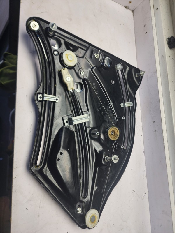 MERCEDES BENZ E400 E550 OEM COUPE 10-16 REAR RIGHT PASS WINDOW REGULATOR MOTOR